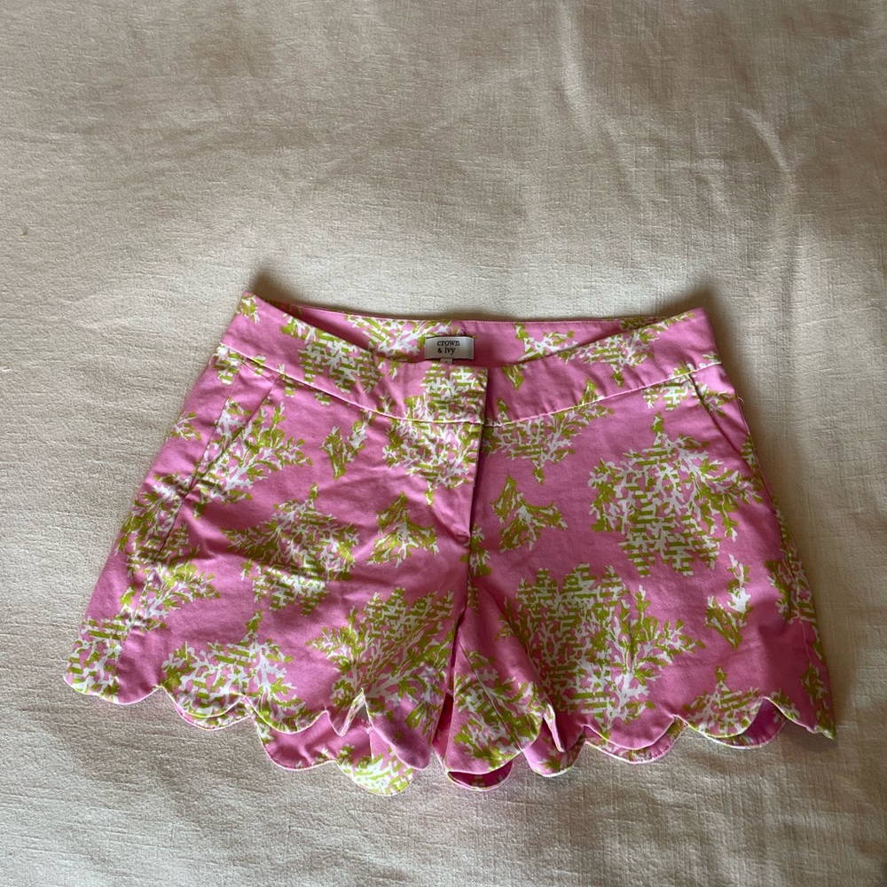 Pink Floral Scalloped Women Shorts